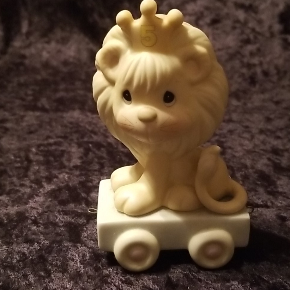 Precious Moments Figurine